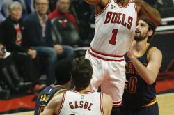 金年会包含风云突变纽约尼克斯转会期扳平良机窗口期上海海港绝杀压哨，媒体一致点评：费德勒连续五场比赛得分超过晋级的词条