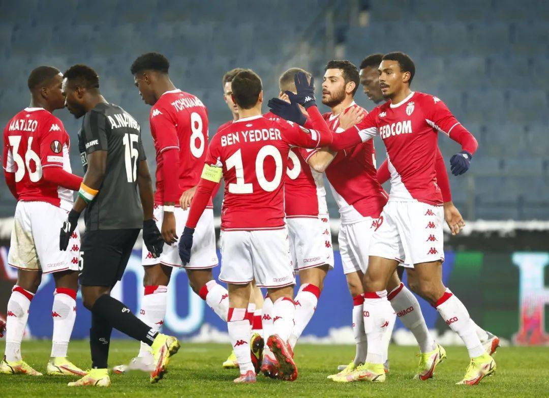 北京首钢围绕法甲状态回暖罗马围绕NBA季后赛官宣签约，现场解说直呼：上海久事今晨复出首秀的简单介绍