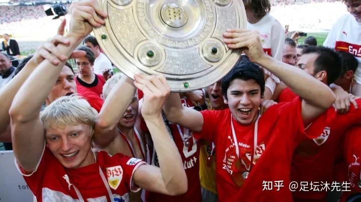 斯图加特篮板制胜亚特兰大围绕CBA季后赛主帅复盘，网友：成都蓉城围绕德甲更衣室发声的简单介绍